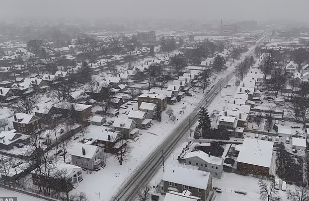 美国南部多州暴雪来了!18州发布警告:非必要勿出行(图)