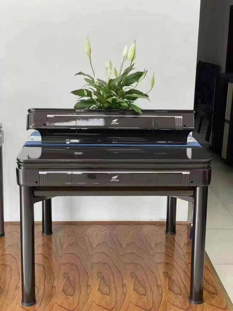 加拿大多伦多麻将机批发价代购，全新，带两副麻将，可折叠，110V电压